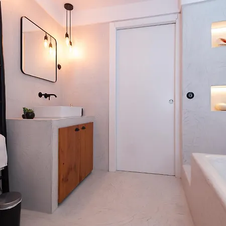 Ribeira D'ilhas Shelter Santo Isidoro