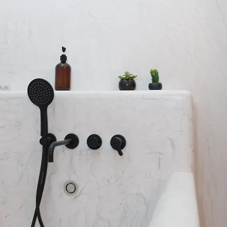 Ribeira D'ilhas Shelter