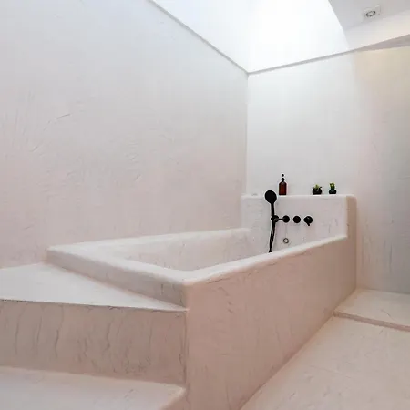 Ribeira D'ilhas Shelter Santo Isidoro