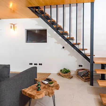 Ribeira D'ilhas Shelter Hébergement de vacances *