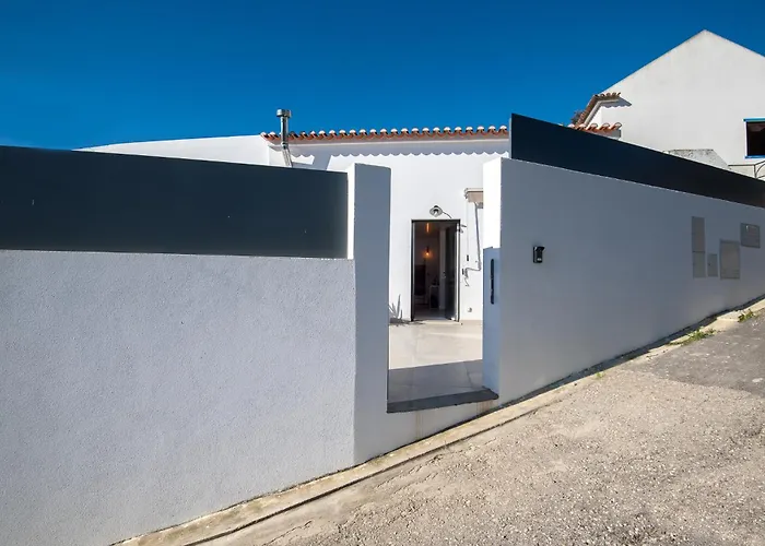 Ribeira D'ilhas Shelter *